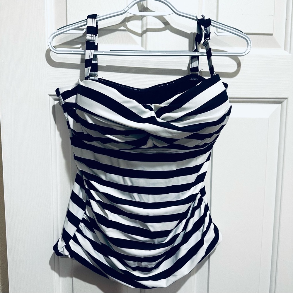 TOGS Austraila 🏝️ Black and White Striped Underwire Tankini